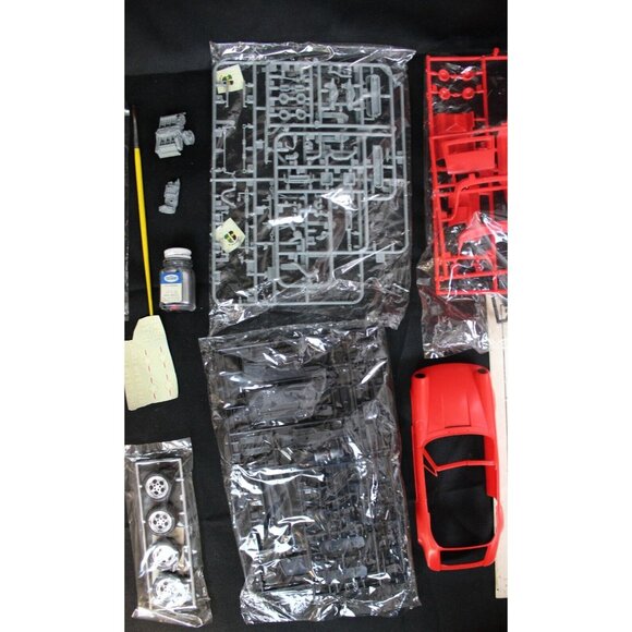 Revell Car And Driver 1/24 Scale Porsche 911 Targa Model Kit Classic Detail 7461 - Picture 4 of 11